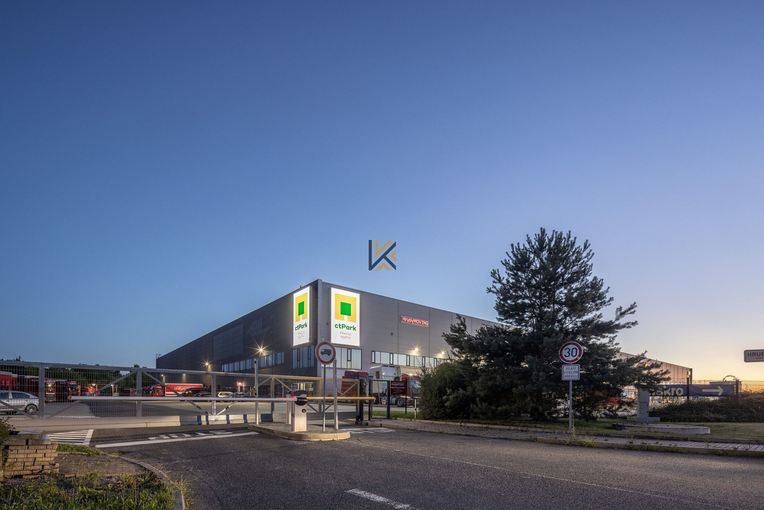 Pronájem obchodních prostor 758 m²