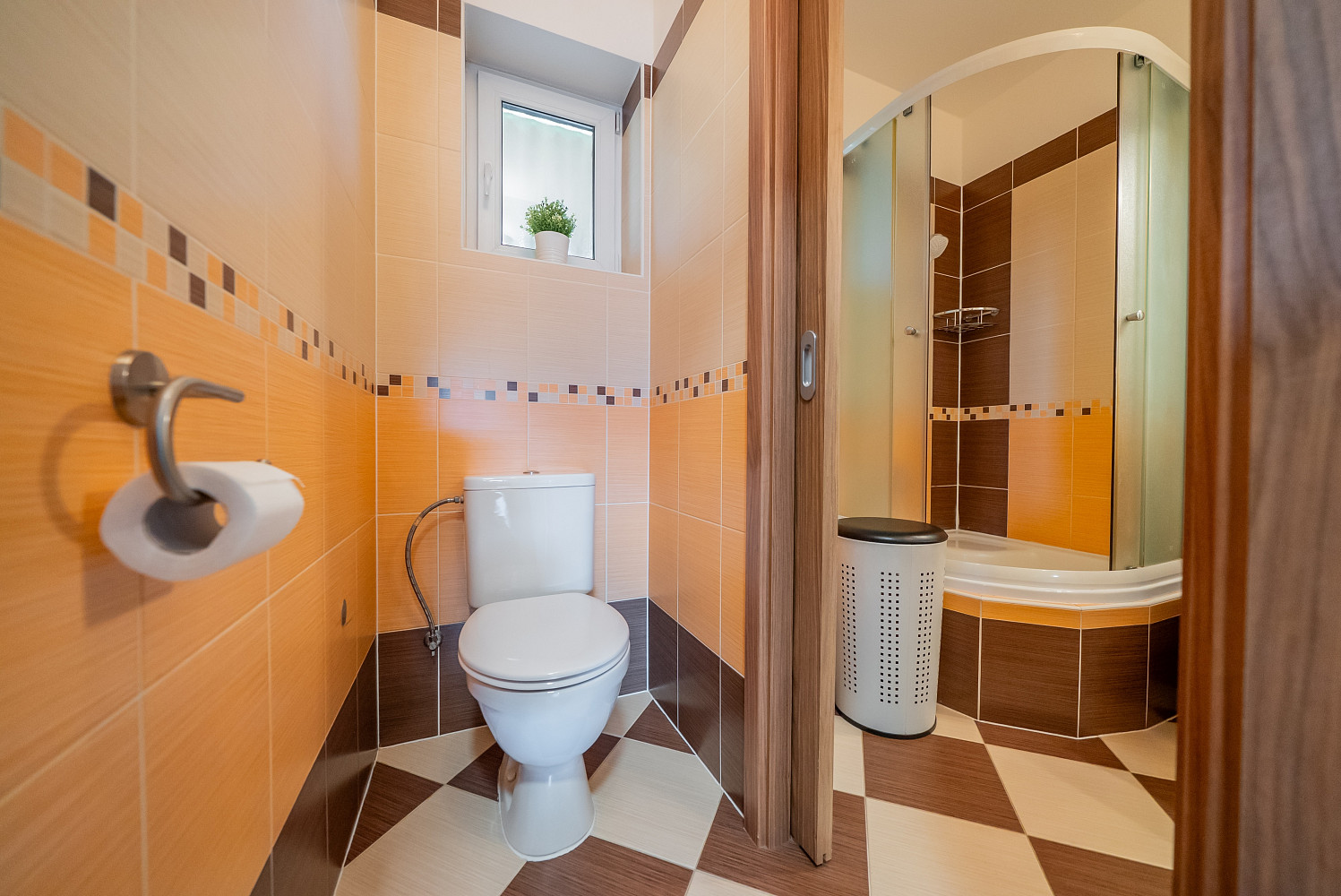 Prodej domu 180 m² s pozemkem 982 m² – pohled 3