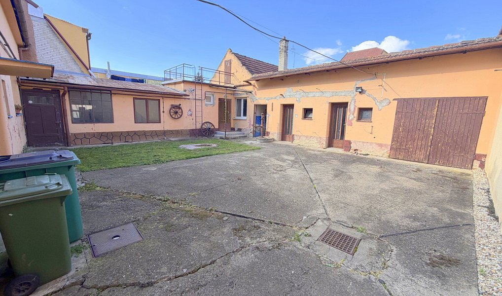 Pronájem domu 150 m² s pozemkem 1 406 m², Hluk – náhled fotky 15
