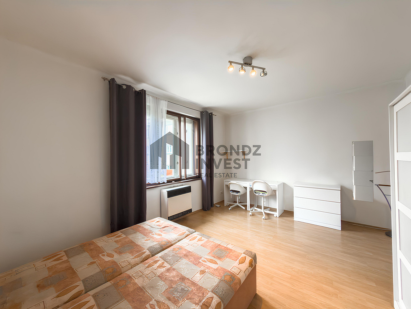 Pronájem bytu 1+1 40 m² – pohled 3