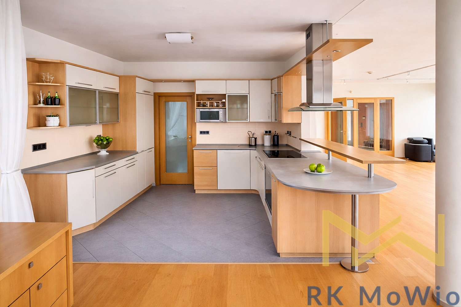 Pronájem domu 336 m² s pozemkem 850 m² — photo 4