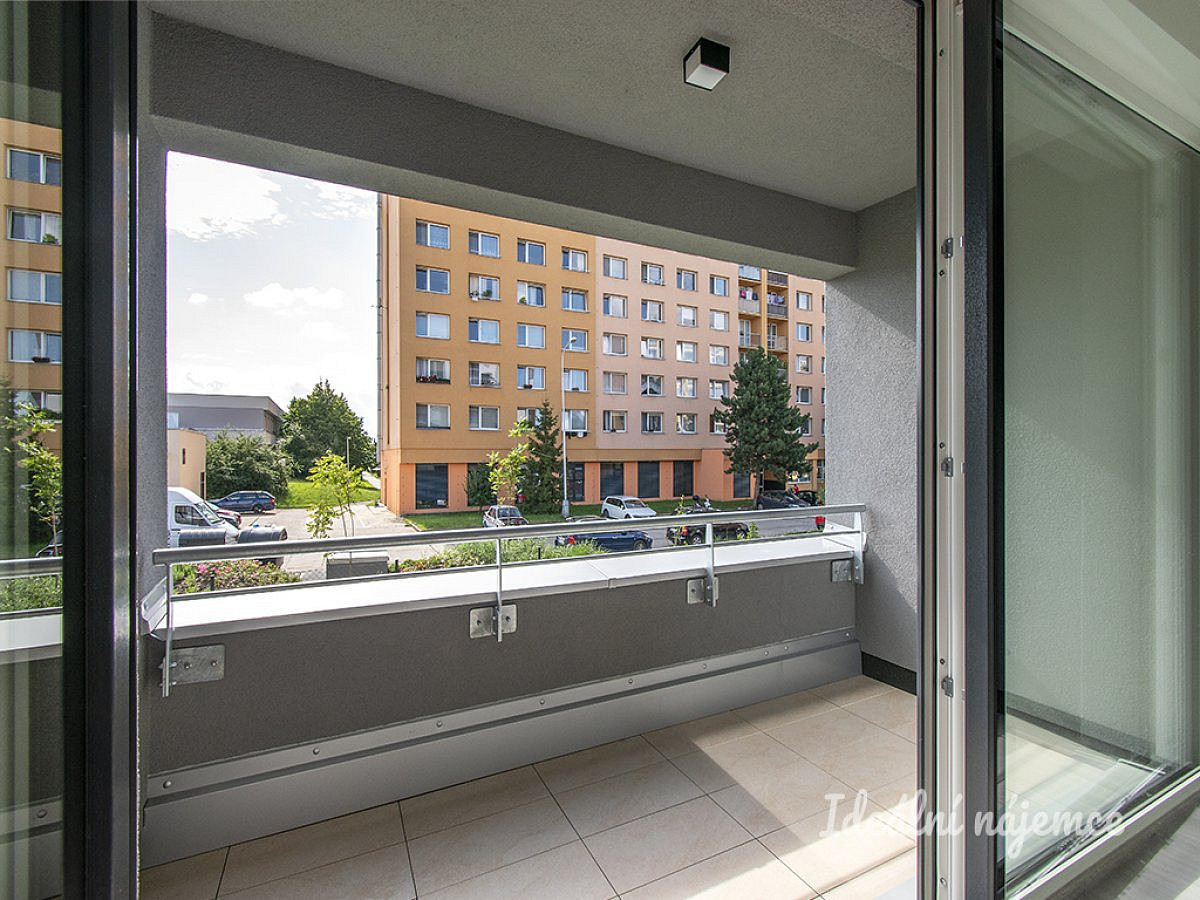 Pronájem bytu 1+kk 30 m² – fotografie 4