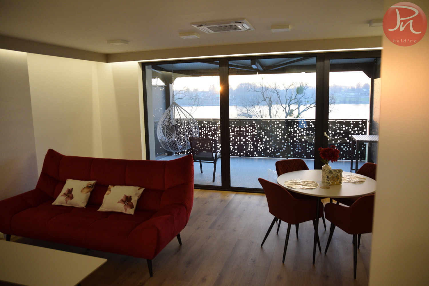 Pronájem bytu 2+kk 54 m² – pohled 2