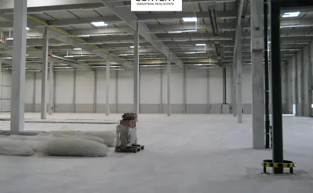 Pronájem výrobních prostor 14 707 m², Úžice, okres Mělník