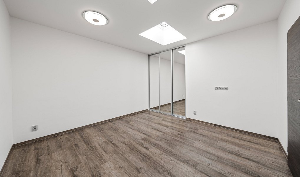 Prodej domu 197 m² s pozemkem 621 m², Kobylnice – náhled fotky 12