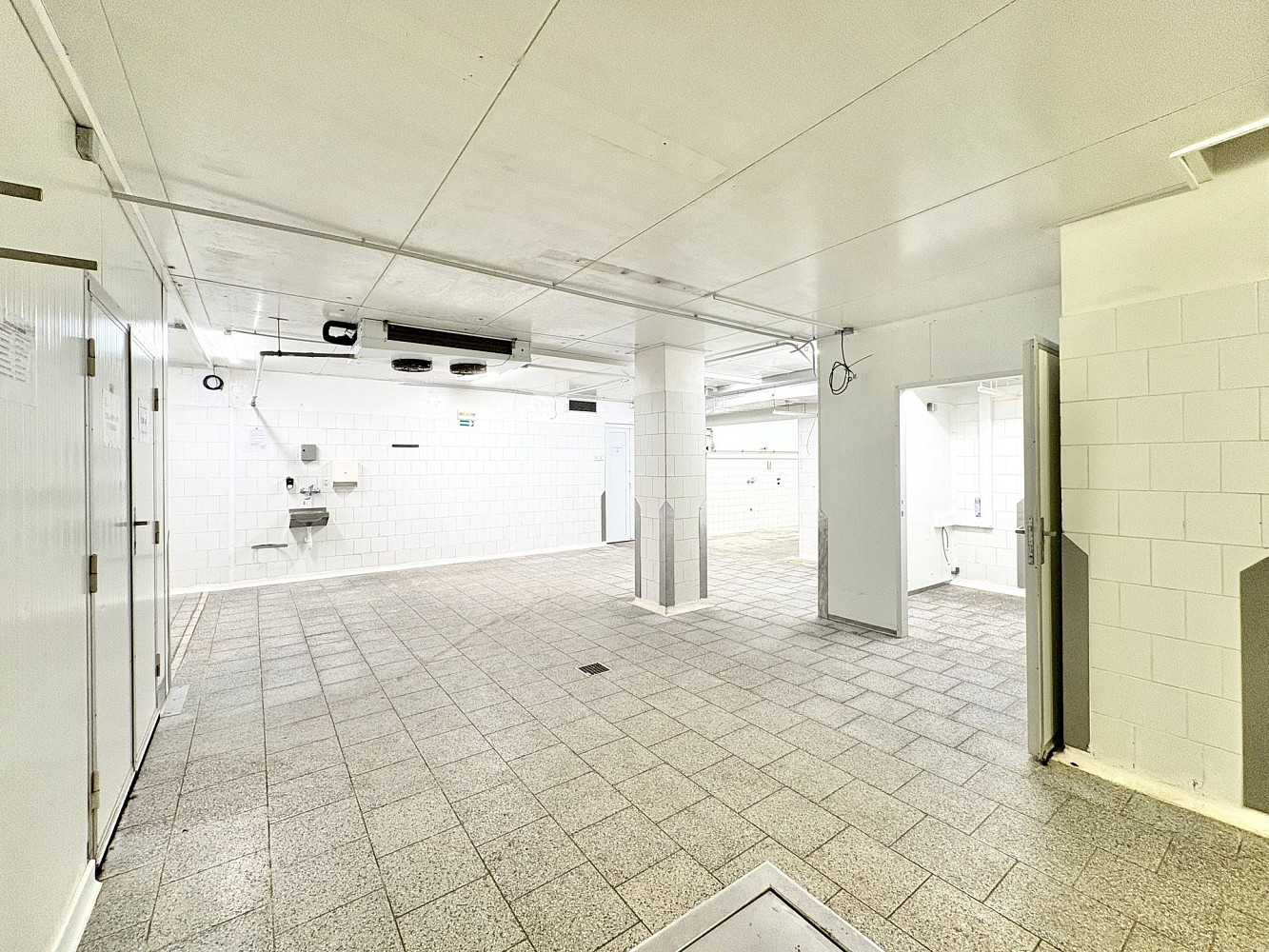 Pronájem skladovacích prostor 152 m²