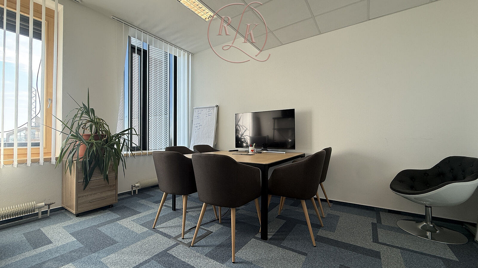 Pronájem kanceláře 68 m² – fotografie 3