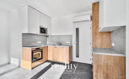 Pronájem bytu 1+kk 36 m², Třešňová, Znojmo - Přímětice