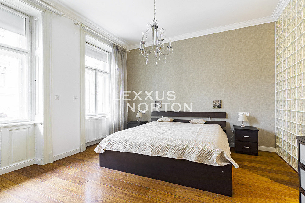 Pronájem bytu 4+1 154 m² – fotografie 3