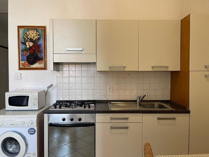Pronájem bytu 2+kk 45 m² – fotografie 2
