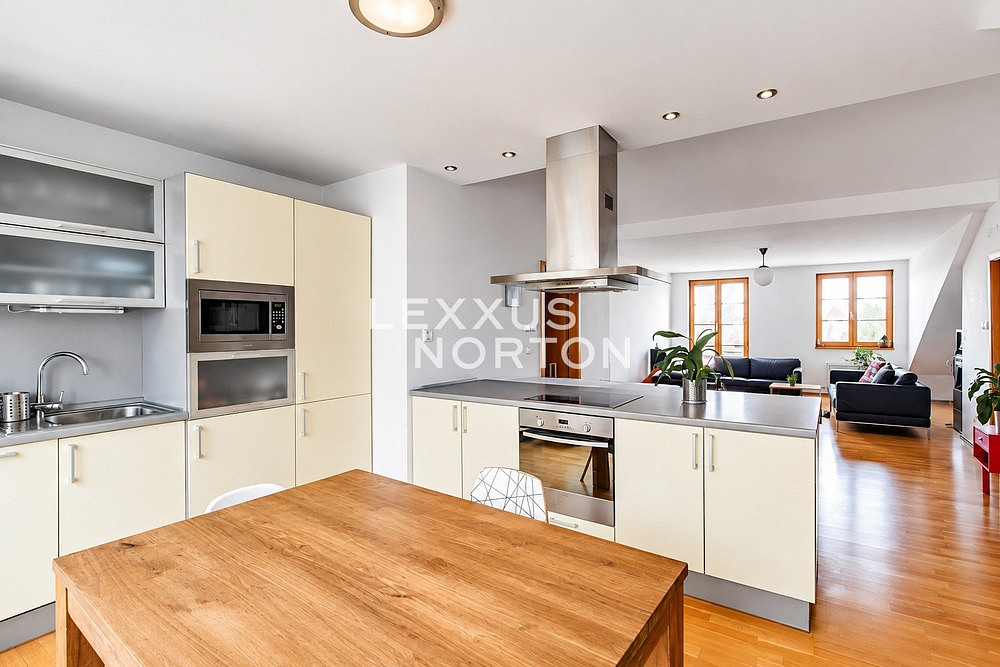 Pronájem bytu 4+kk 153 m² – fotografie 3