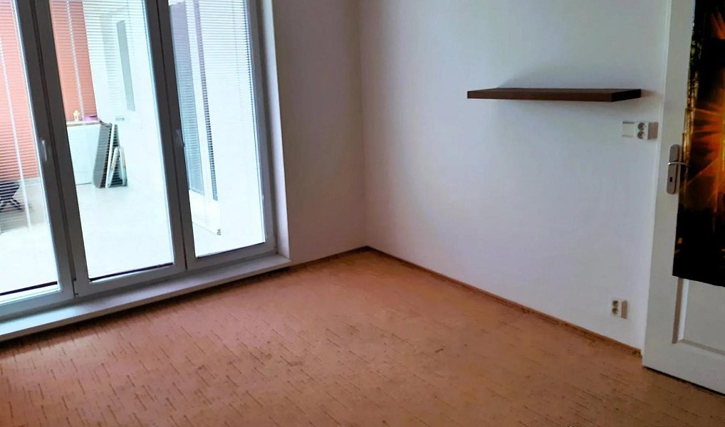 Pronájem bytu 2+kk 56 m², Praha – náhled fotky 3