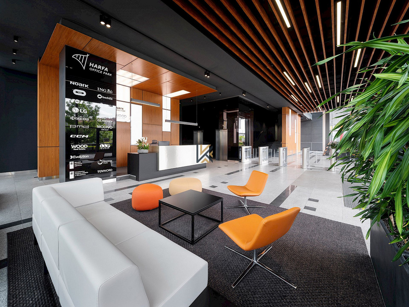 Pronájem kanceláře 548 m² – fotografie 3