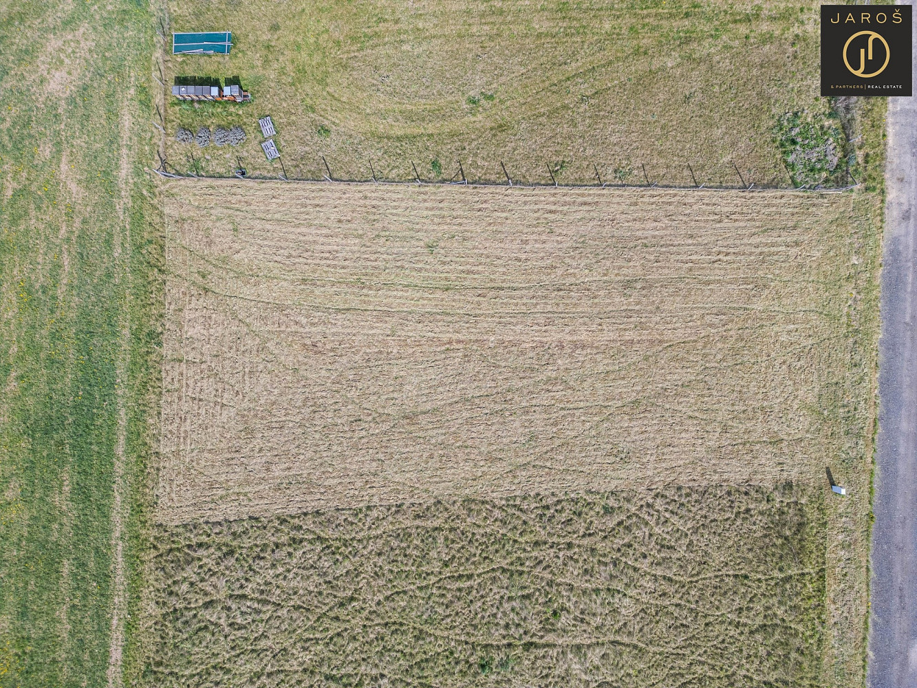 Prodej stavebního pozemku 829 m² – pohled 5