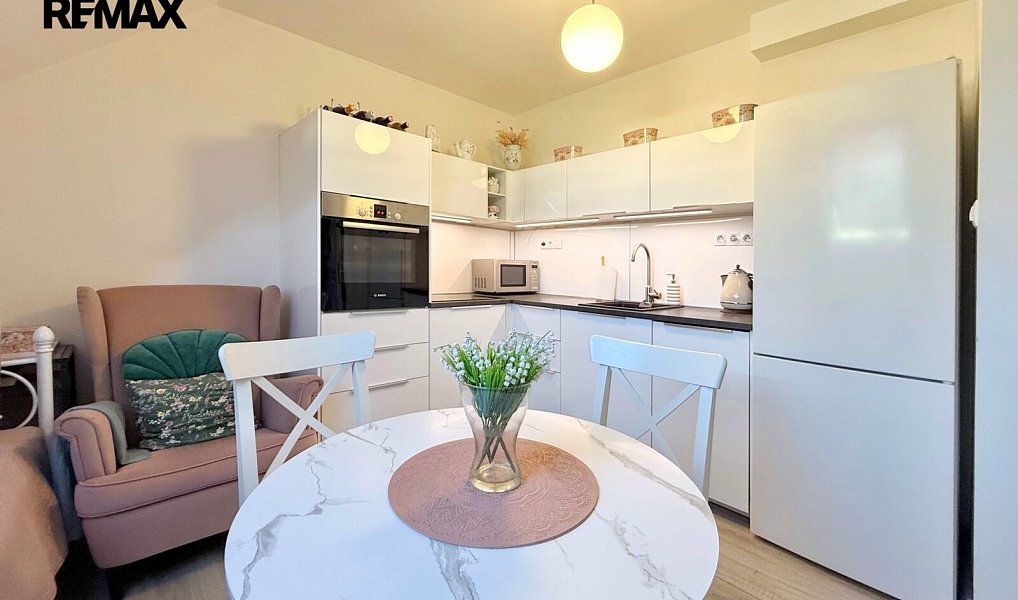 Prodej bytu 1+1 53 m², Praha – náhled fotky 6