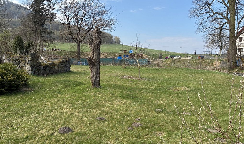 Prodej stavebního pozemku 1 561 m², Veselé – náhled fotky 3