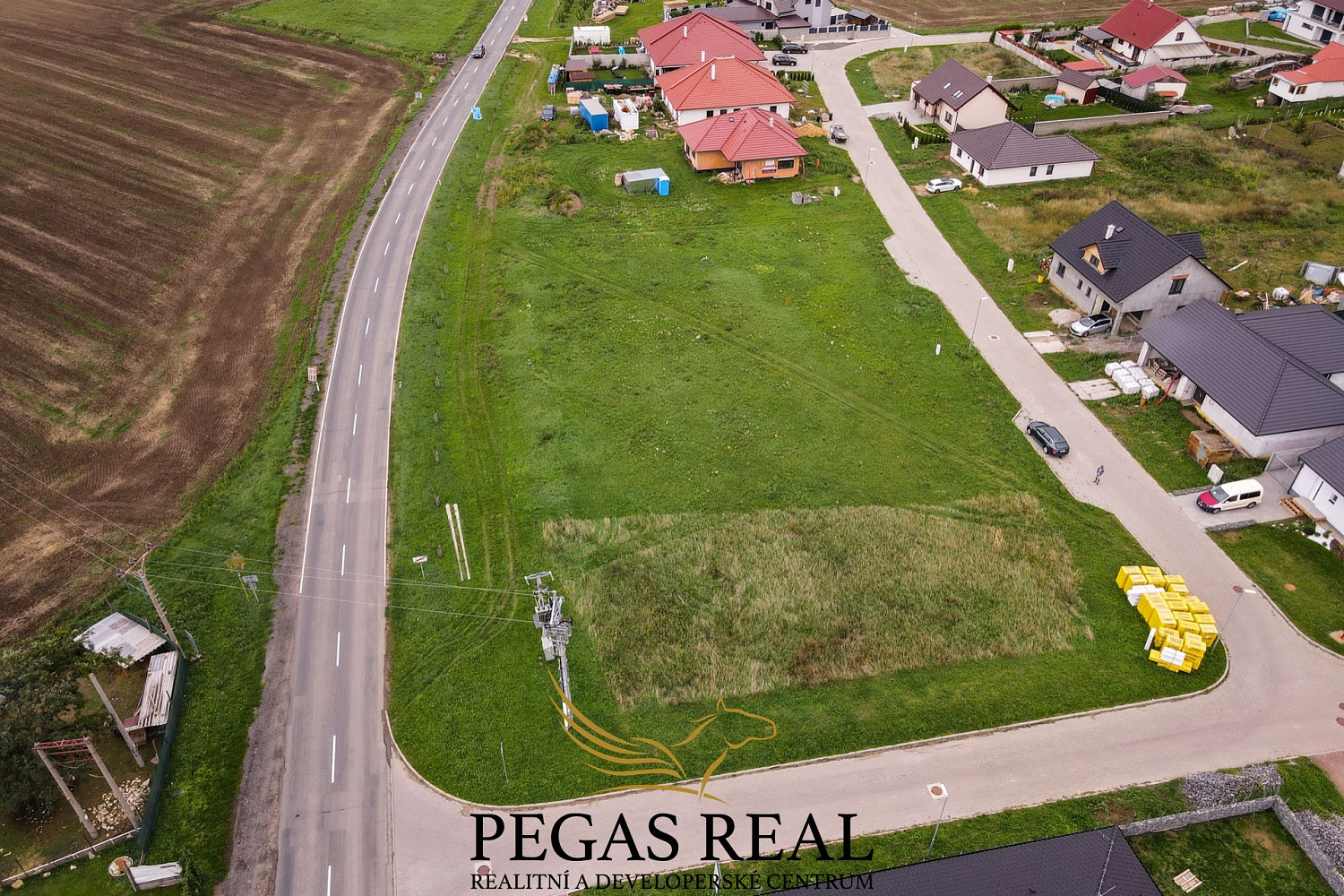 Prodej stavebního pozemku 766 m² – fotografie 4
