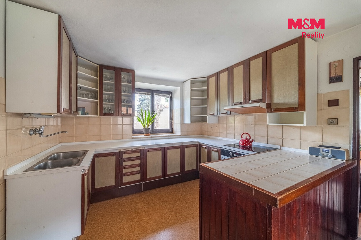 Prodej domu 146 m² s pozemkem 2 372 m² — photo 2