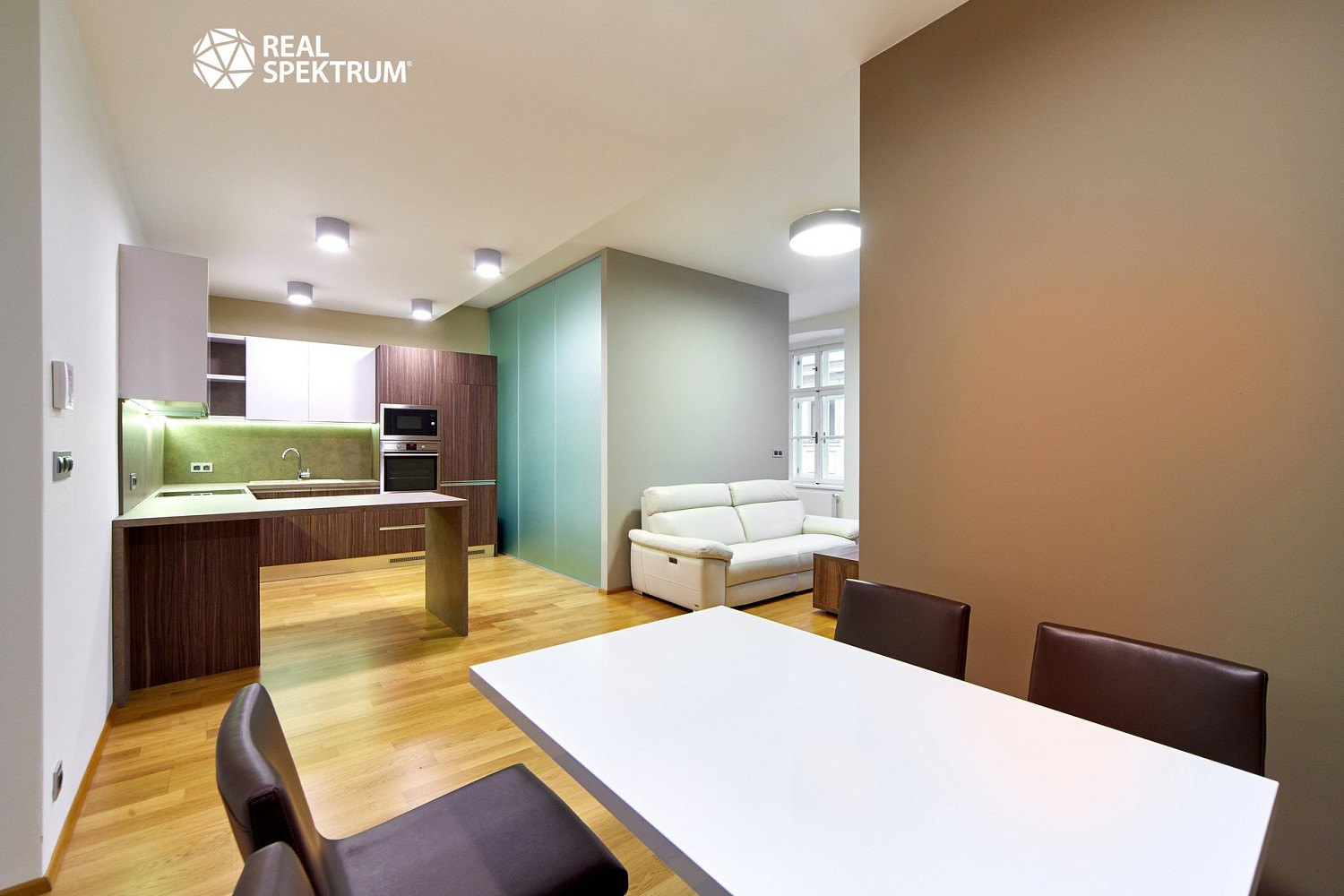 Pronájem bytu 3+kk 82 m² — photo 3