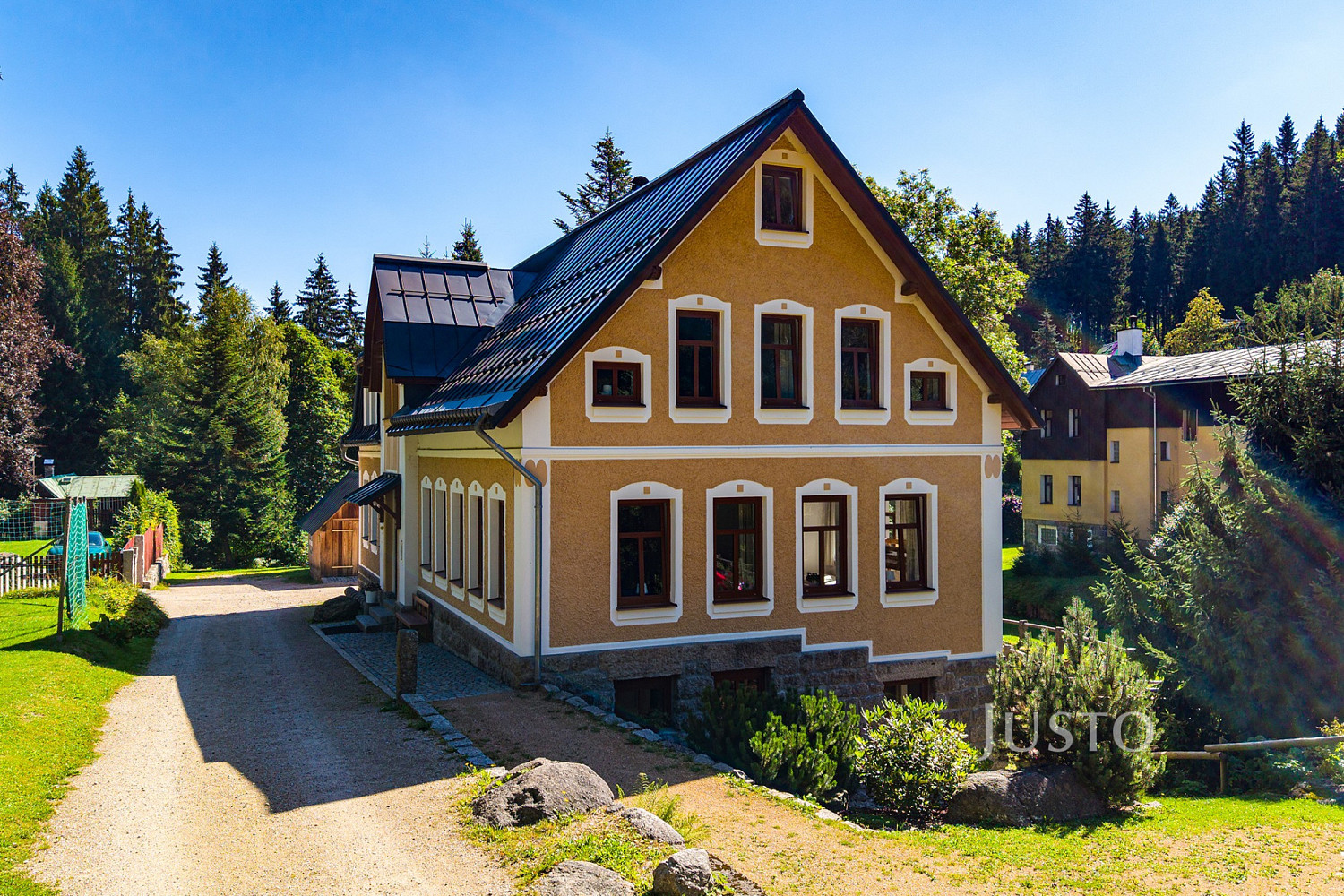 Prodej ubytovacího objektu 430 m² – fotografie 3