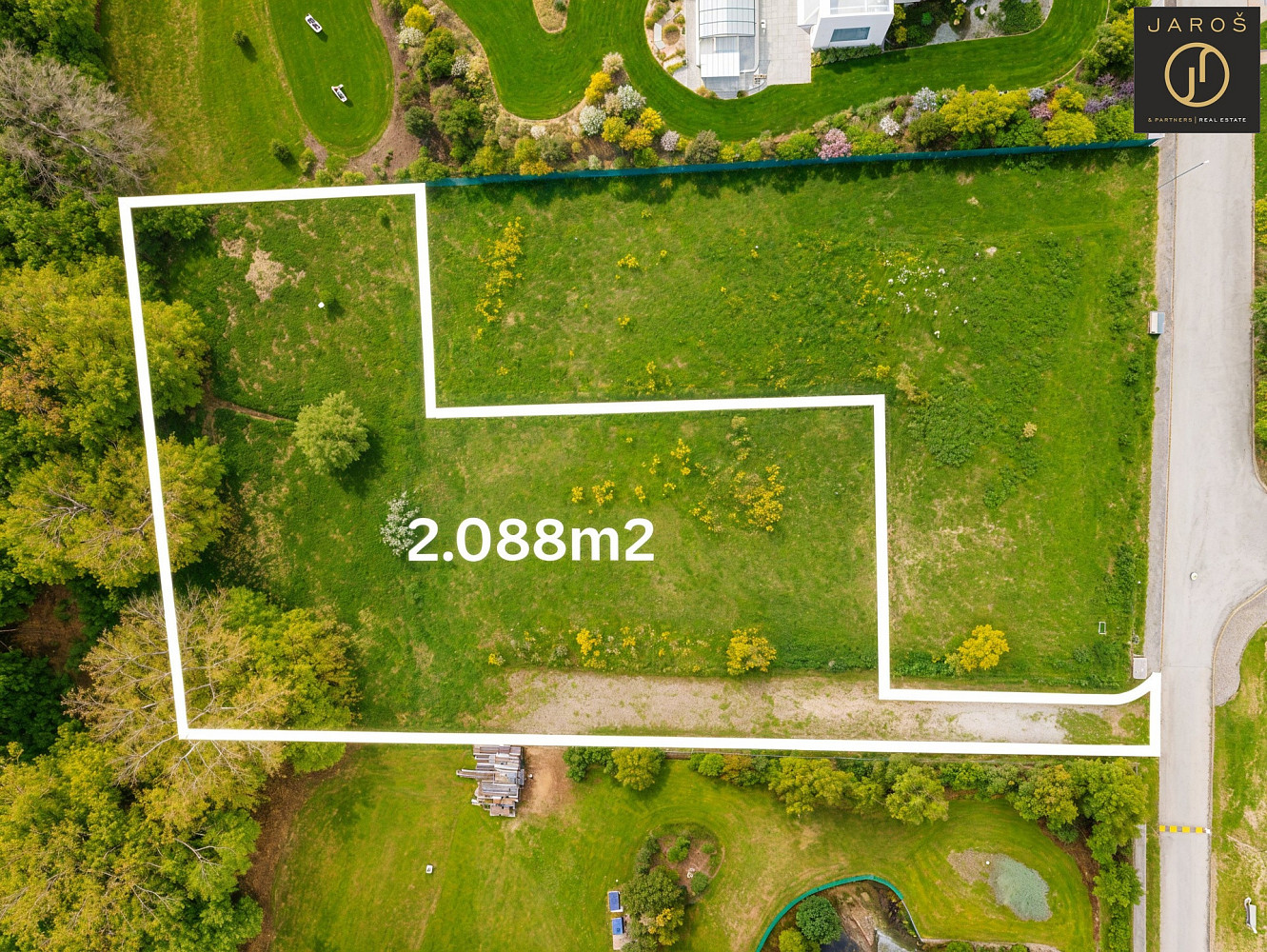 Prodej stavebního pozemku 2 088 m² – fotografie 2