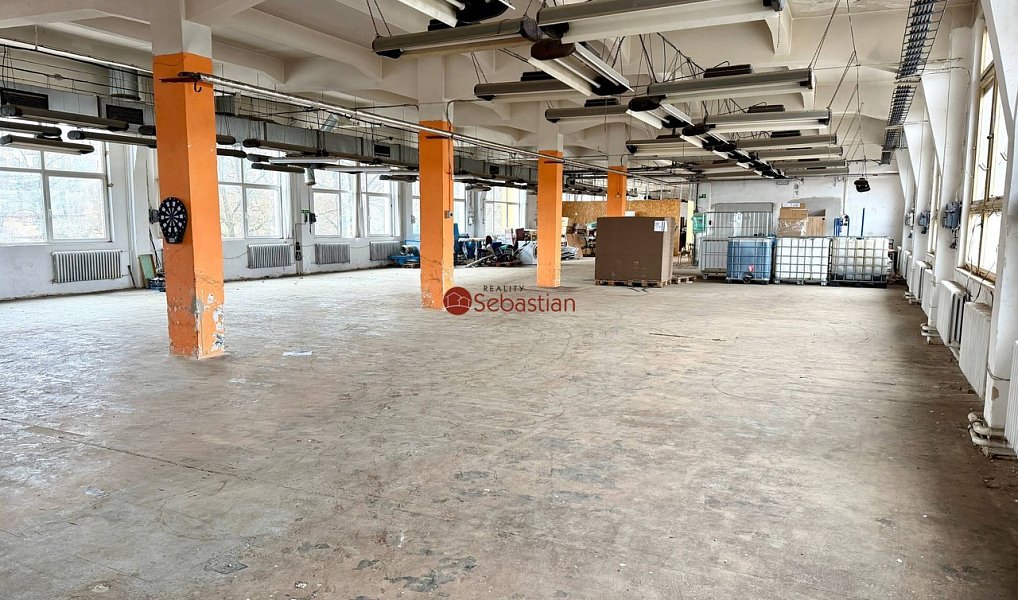 Pronájem obchodních prostor 1 000 m², Pelhřimov – náhled fotky 3