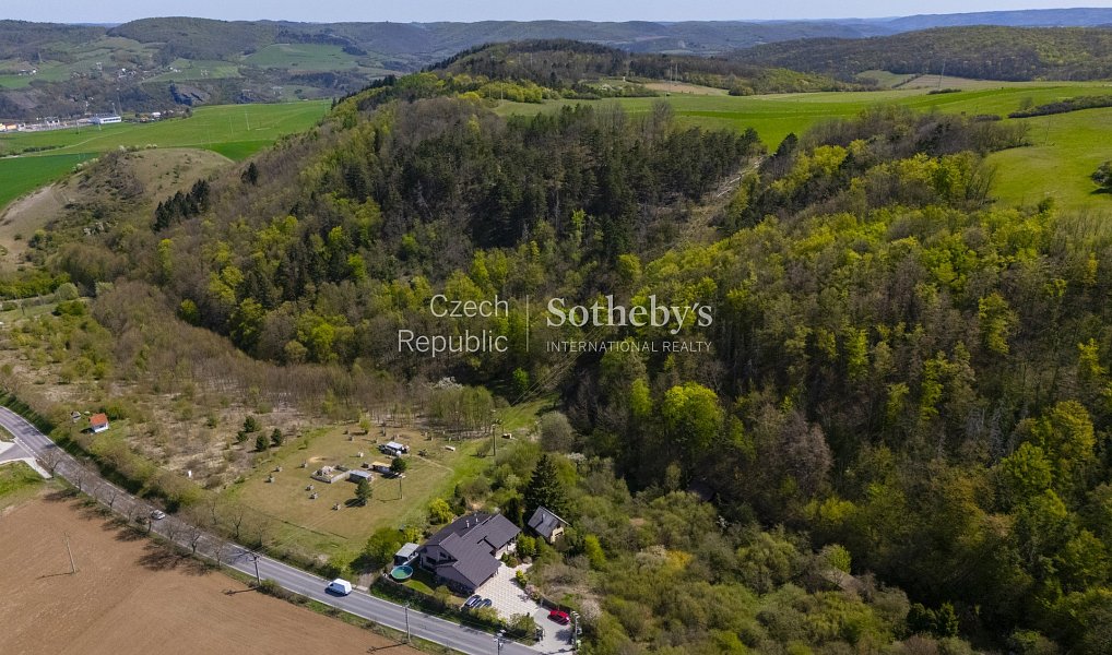 Prodej domu 422 m² s pozemkem 3 263 m², Beroun – náhled fotky 31