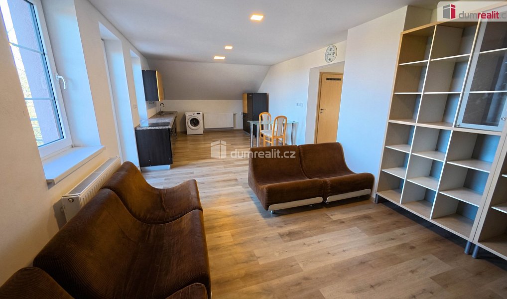 Prodej domu 300 m² s pozemkem 1 427 m², Bystřice – náhled fotky 11