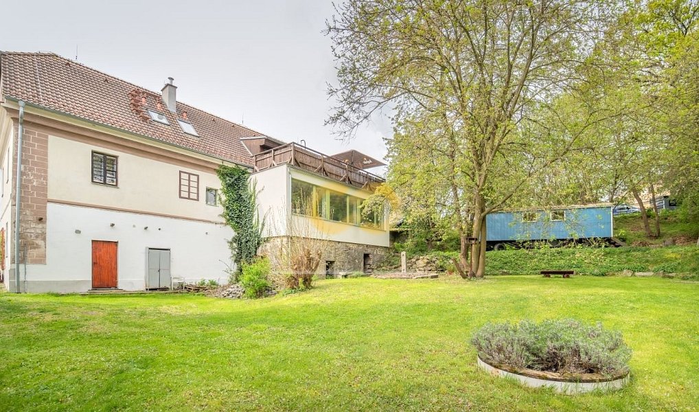 Prodej ubytovacího objektu 590 m², Uzeničky – náhled fotky 24