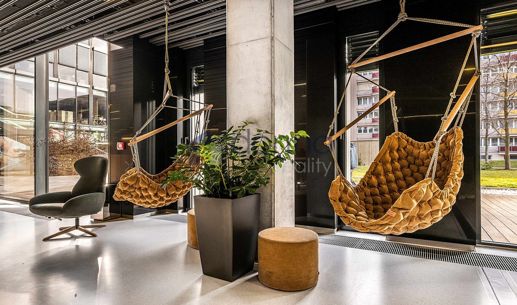 Pronájem kanceláře 633 m², Praha – náhled fotky 3