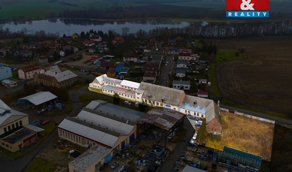 Prodej výrobních prostor 3 223 m², Dolní Bousov – náhled fotky 3