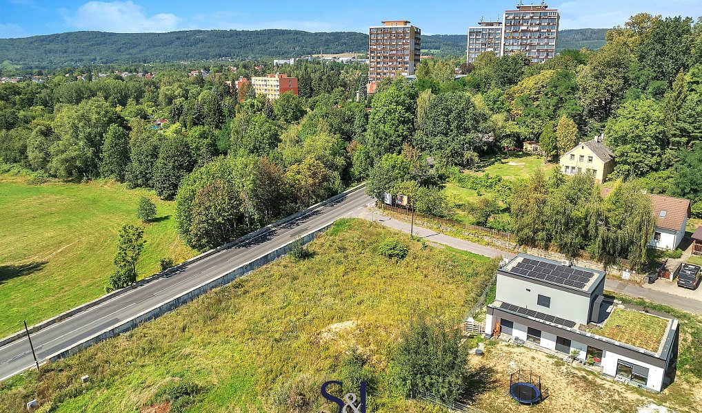 Prodej stavebního pozemku 989 m², Nový Bor – náhled fotky 2