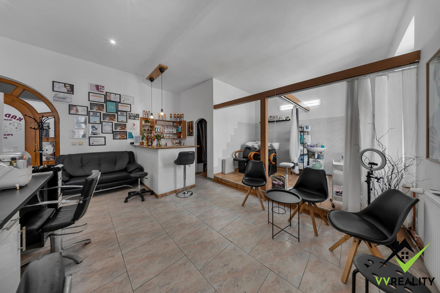 Pronájem kanceláře 61 m² — photo 2