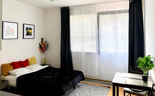 Pronájem bytu 1+kk 30 m², Korunní, Praha 2 - Vinohrady