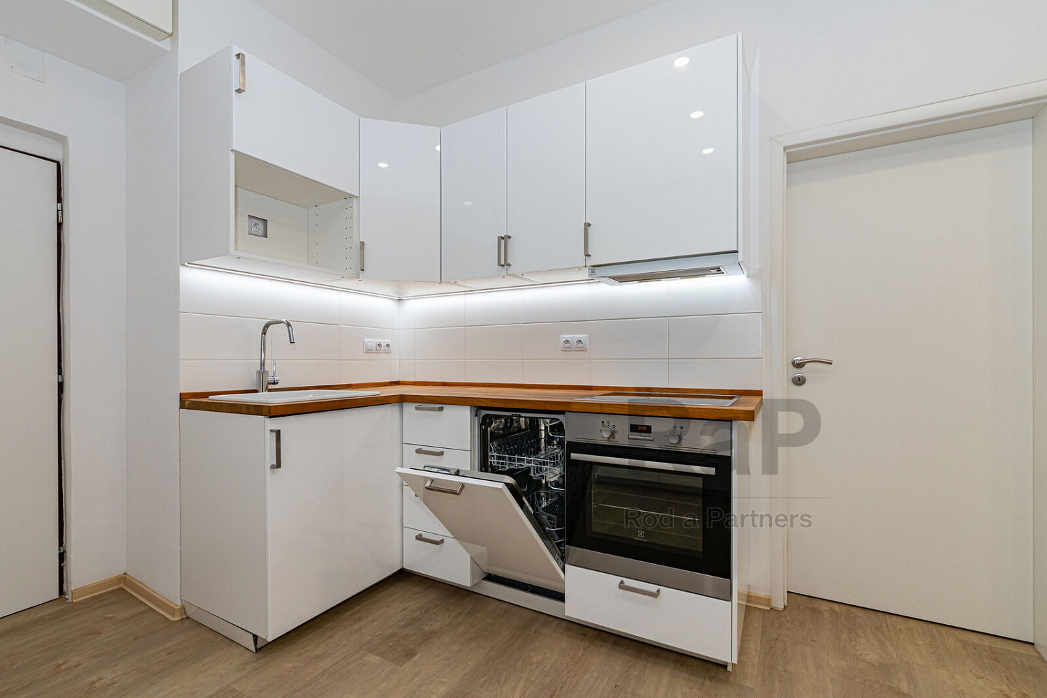 Pronájem bytu 2+kk 37 m² – fotografie 5