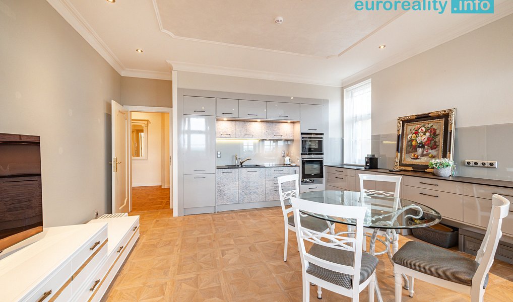 Prodej bytu 4+kk 117 m², Mariánské Lázně – náhled fotky 7