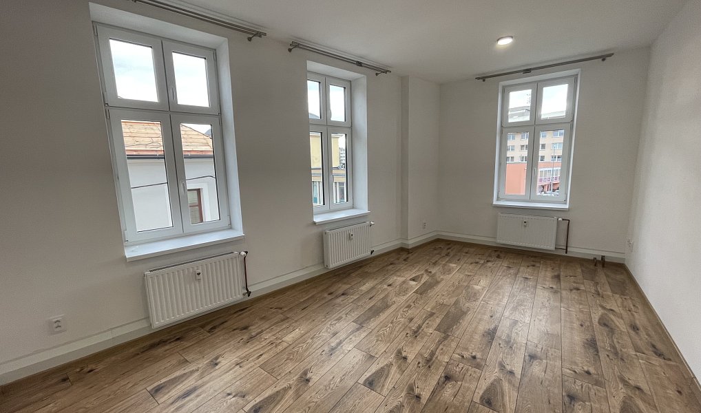 Pronájem bytu 2+1 67 m², Bruntál – náhled fotky 4