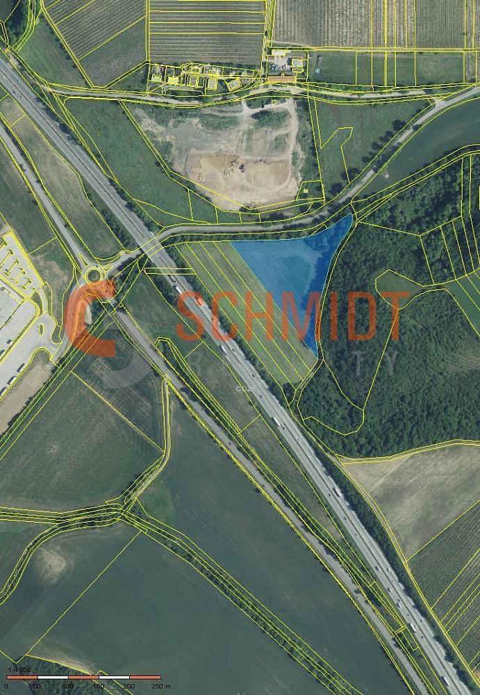 Prodej komerčního pozemku 27 506 m² – pohled 3