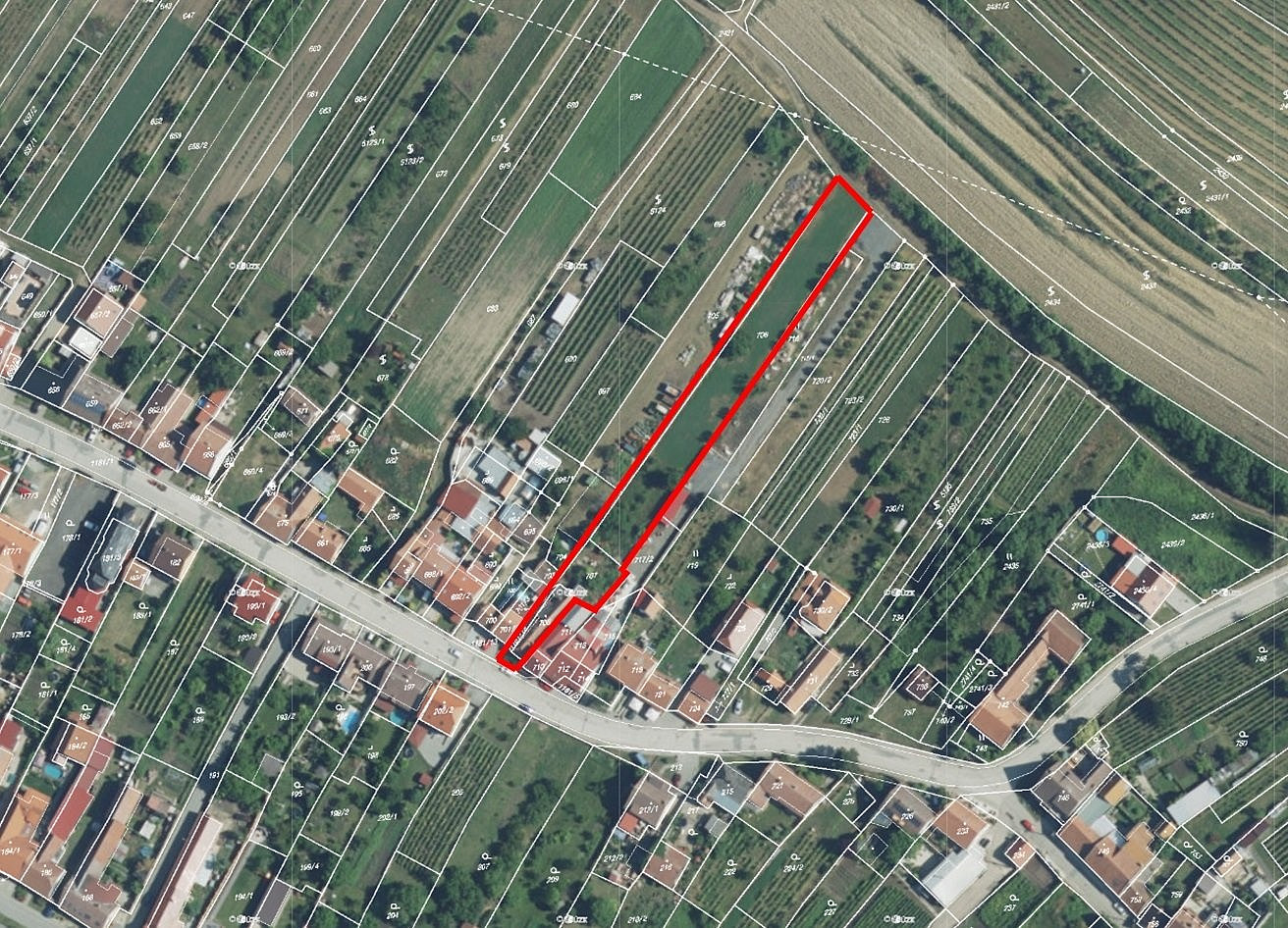 Prodej stavebního pozemku 2 224 m²