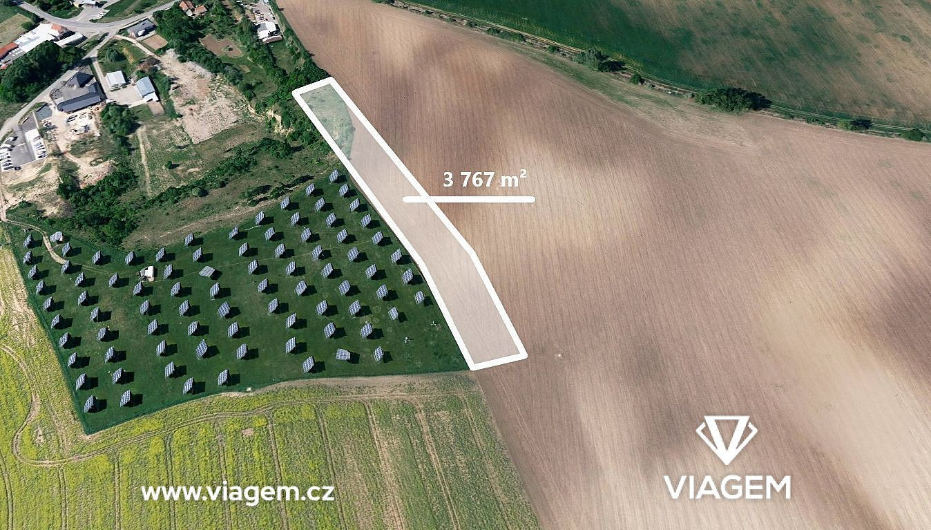 Prodej pole 1 883 m²