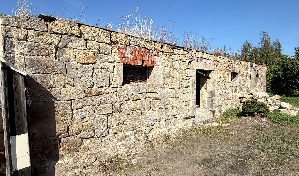 Prodej domu 1 397 m², Bynovec – náhled fotky 13