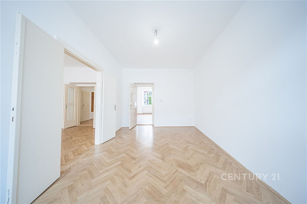 Pronájem bytu 2+1 86 m² — photo 3