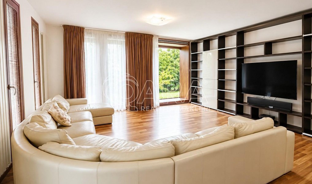 Prodej bytu 4+1 164 m², Praha – náhled fotky 9