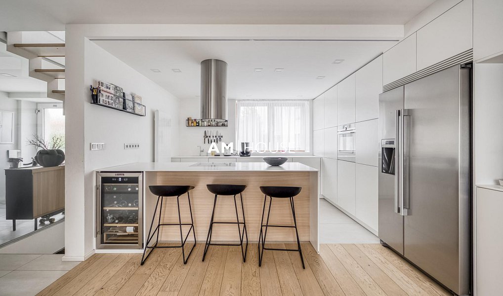 Pronájem domu 220 m² s pozemkem 270 m², Praha – náhled fotky 7