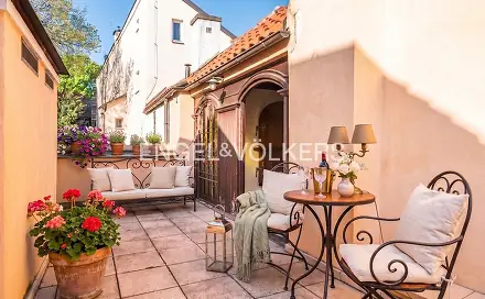 Pronájem domu 201 m² s pozemkem 104 m², Pohořelec, Praha 1 - Hradčany