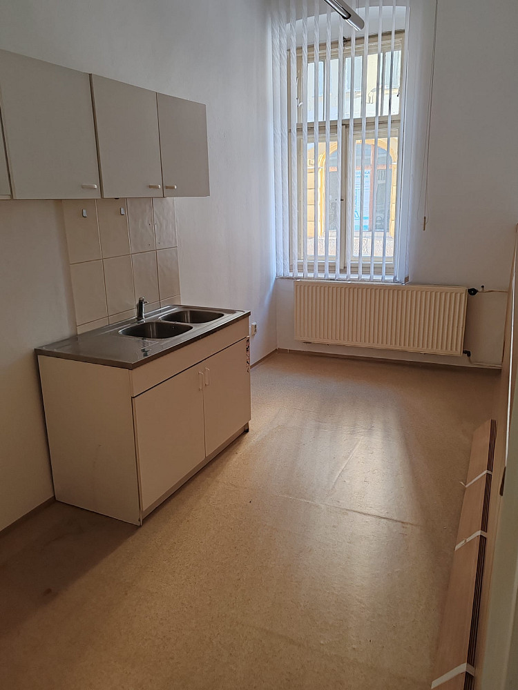 Pronájem obchodních prostor 73 m²