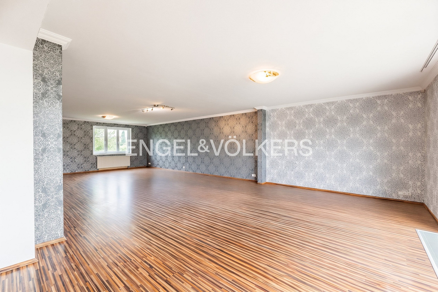 Pronájem domu 205 m² s pozemkem 750 m²