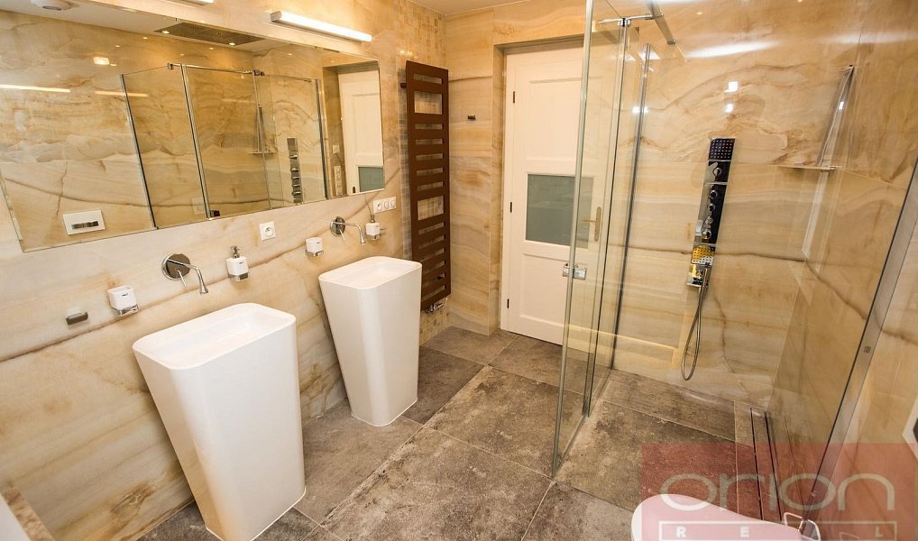 Pronájem domu 250 m² s pozemkem 351 m², Praha – náhled fotky 7