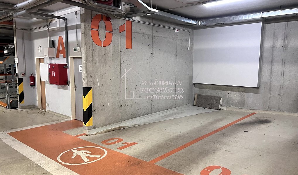 Pronájem garáže, 15 m², Bubeneč - Praha 6, Praha