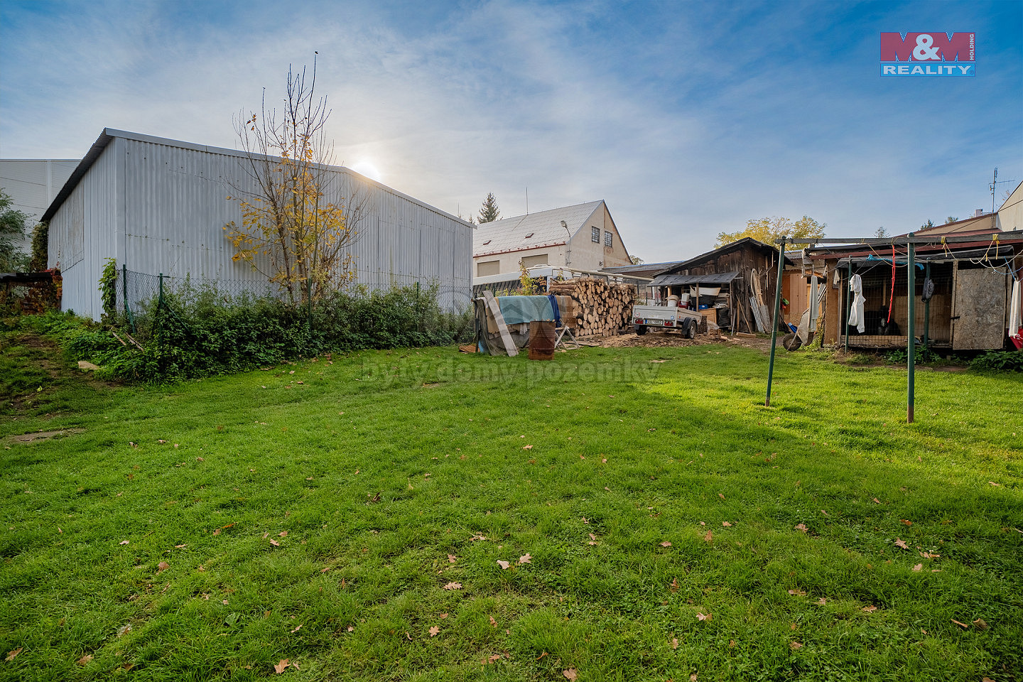 Prodej domu 180 m² s pozemkem 1 010 m² – pohled 2